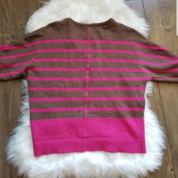 CUTE BROWN SWEATER WITH PINK STRIPES - Picture 4 of 7